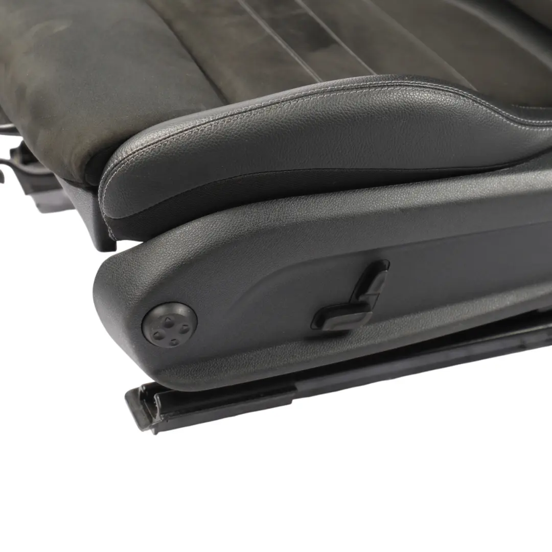 Sedile anteriore sinistro Nero finta pelle riscaldato elettrico per Mercedes C205 con numero di parte A2059106302 Mercedes C205 Sedile anteriore sinistro Nero finta pelle riscaldato elettrico - SKU A2059106302-2 - Numero di parte A2059106302