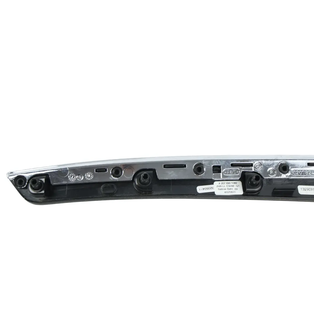 Mercedes A207 Baguette Garniture Porte Panneau Droit - SKU A2076901082 - Numéro de pièce A2076901082