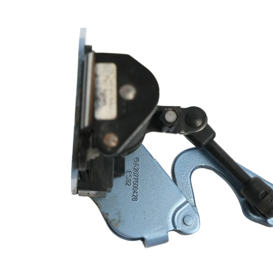 Zawias Bagażnika Tylny Prawy Indigolite Blue 230 A2077500428 do Mercedes A207 o numerze A2077501028 Mercedes A207 Zawias Bagażnika Tylny Prawy Indigolite Blue 230 A2077500428 - SKU A2077501028-INB - Numer Części A2077501028