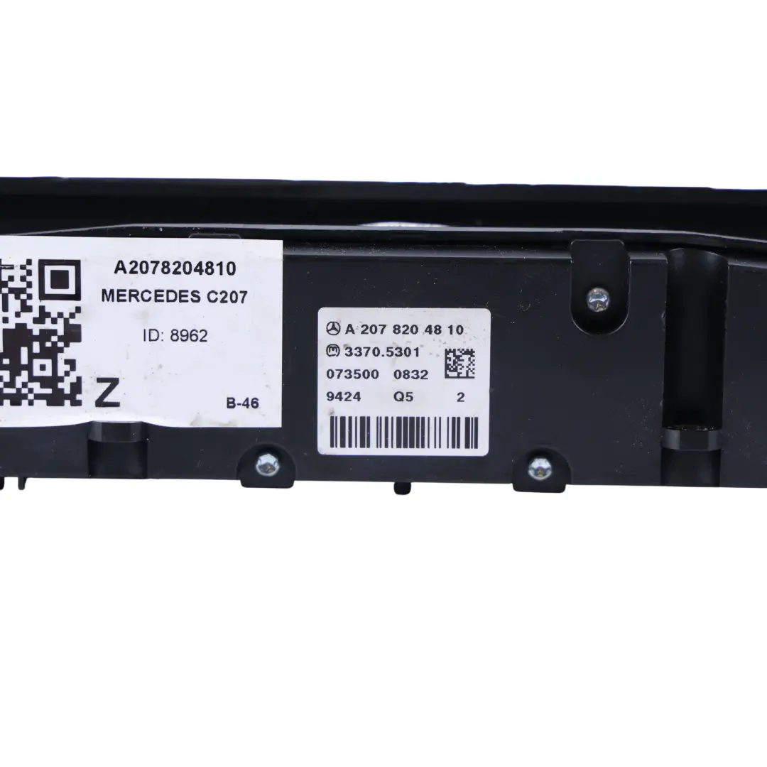 Salpicadero Panel Interruptores Calefactables PDC para Mercedes C207 con número de pieza A2078204810 Mercedes C207 Salpicadero Panel Interruptores Calefactables PDC - SKU A2078204810 - Número de pieza A2078204810