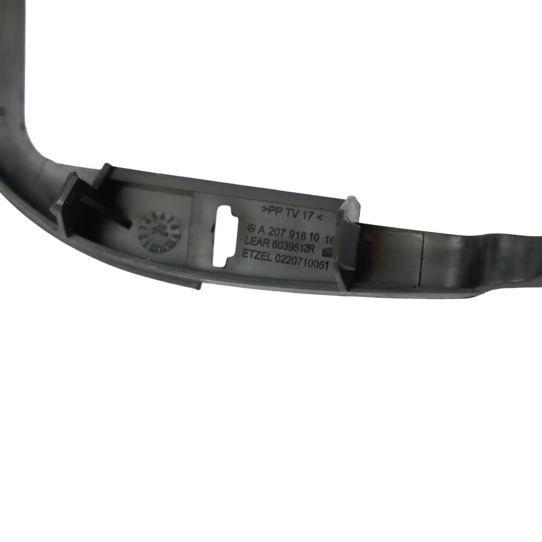 Mercedes A207 Fahrersitz Verstärkung Abdeckung Halterung Außen - SKU A2079181016 - Teilenummer A2079181016