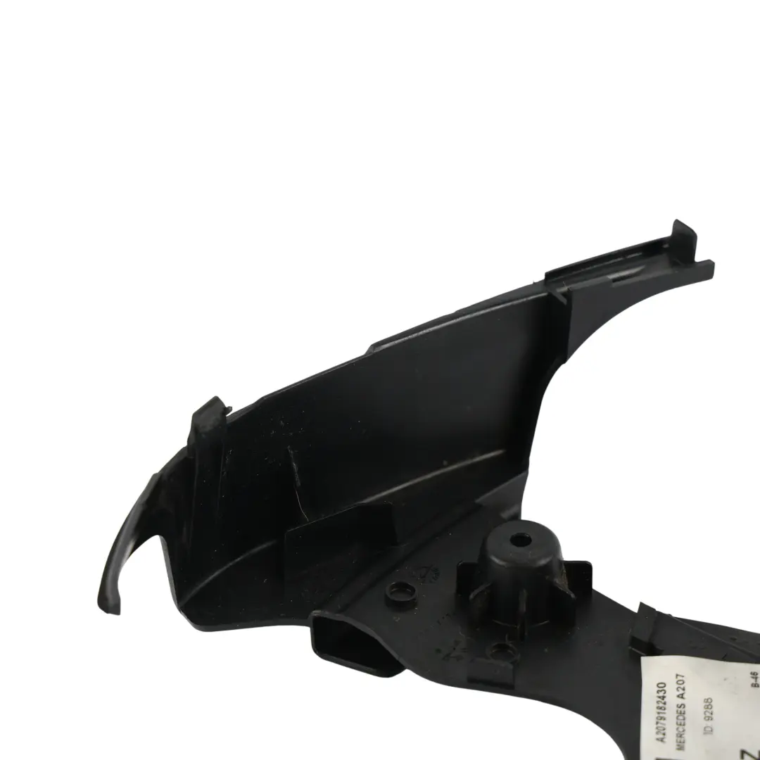 Garniture De Housse De Siège Avant Droit pour Mercedes A207 à propos du numéro de pièce A2079182430 Mercedes A207 Garniture De Housse De Siège Avant Droit - SKU A2079182430 - Numéro de pièce A2079182430