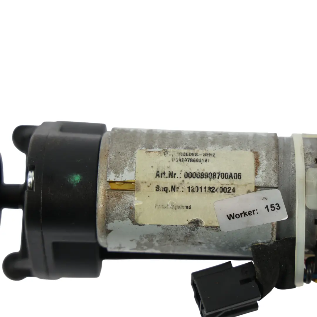 Mercedes A207 Silniczek Wiatrołapu Siłownik Deflektora Wiatru A2078600141 - SKU A2079700272-1 - Numer Części A2079700272