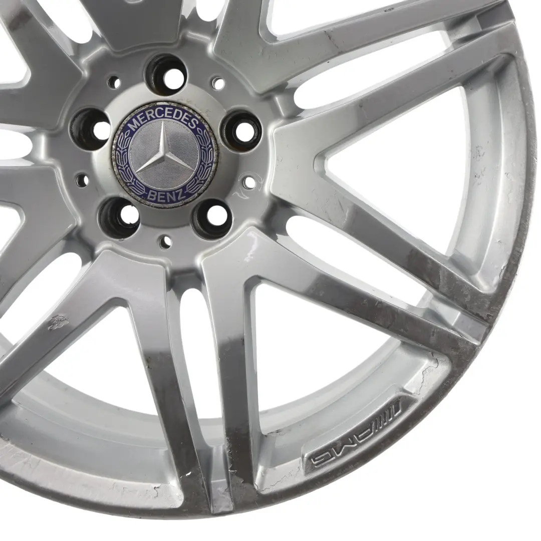 W207 C207 Leichtmetallfelge AMG 19" 8.5J ET:44 für Mercedes mit Teilenummer A2124014702 Mercedes W207 C207 Leichtmetallfelge AMG 19" 8.5J ET:44 - SKU A2124014702-1 - Teilenummer A2124014702
