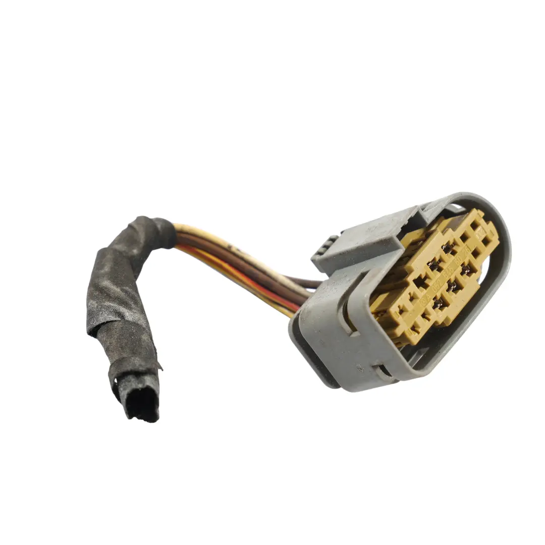 Connettore Per Cablaggio Faro Destro per Mercedes W212 con numero di parte A2128209059 Mercedes W212 Connettore Per Cablaggio Faro Destro - SKU A2128209059-1 - Numero di parte A2128209059