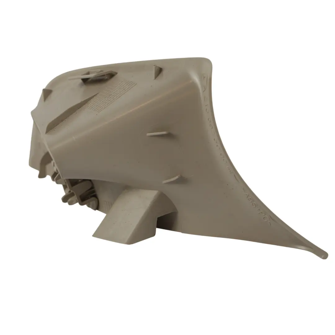 Copertura Cintura Montaggio Posteriore Destro Beige per Mercedes W213 con numero di parte A2136925000 Mercedes W213 Copertura Cintura Montaggio Posteriore Destro Beige - SKU A2136925000 - Numero di parte A2136925000