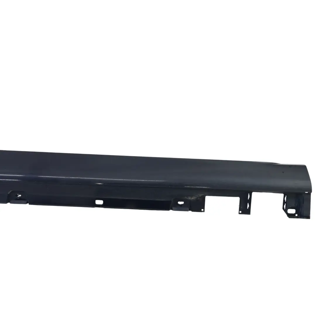 Gonna Laterale Copertura Soglia Porta Destra Cavansite Blue - 890 per Mercedes W213 con numero di parte A2136985200 Mercedes W213 Gonna Laterale Copertura Soglia Porta Destra Cavansite Blue - 890 - SKU A2136985200-CVB - Numero di parte A2136985200