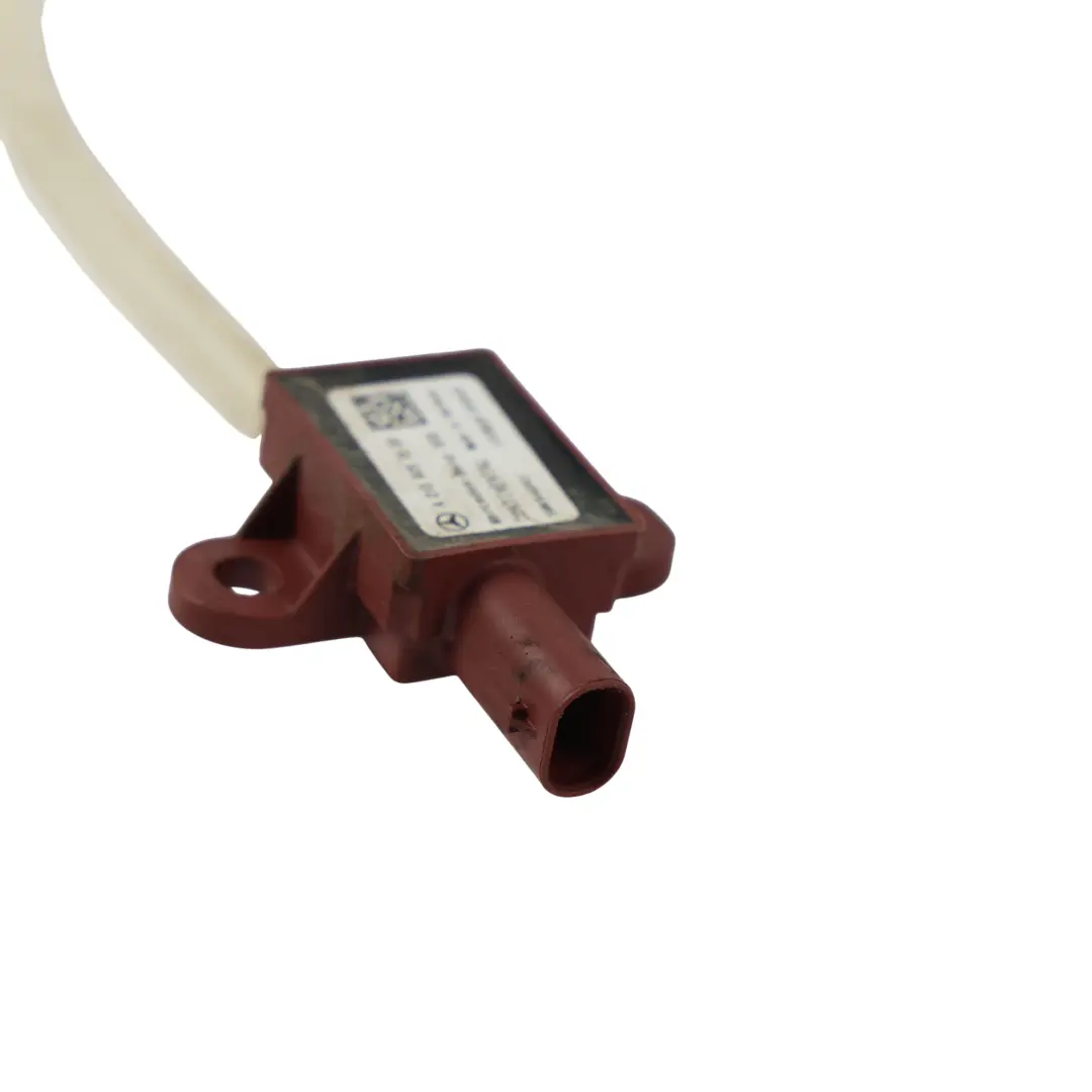 Mercedes W213 C238 Sensor Presión Impacto Peatón - SKU A2139051500-1 - Número de pieza A2139051500