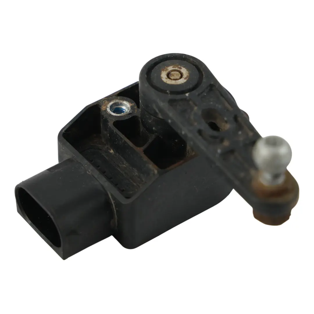 Czujnik Poziomowania Świateł A0009053704 do Mercedes W213 C238 C253 o numerze A2139051902 Mercedes W213 C238 C253 Czujnik Poziomowania Świateł A0009053704 - SKU A2139051902-1 - Numer Części A2139051902