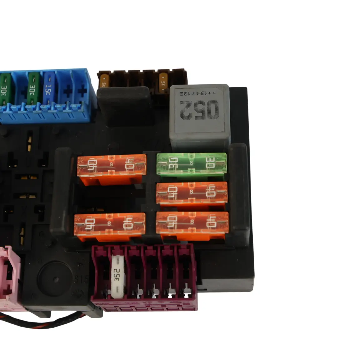 Scatola Dei Fusibili Modulo Elettrico SAM per Mercedes W205 W213 con numero di parte A2139068701 Mercedes W205 W213 Scatola Dei Fusibili Modulo Elettrico SAM - SKU A2139068701-2 - Numero di parte A2139068701