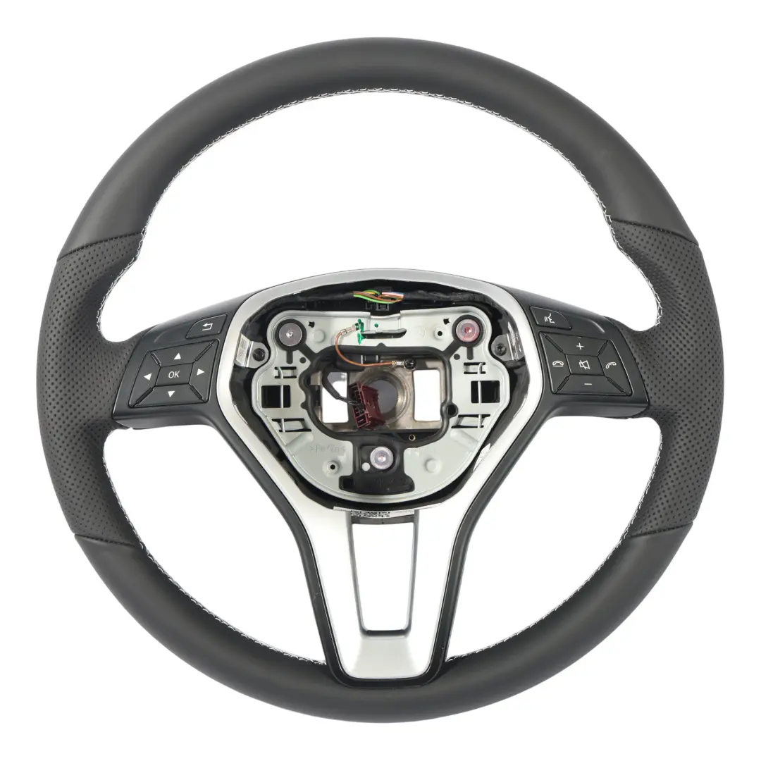  Lenkrad Mercedes W176 W204 W246 NEU Schwarzes Leder mit weißen Fäden - SKU A2184601918-1 - Teilenummer A2184601918