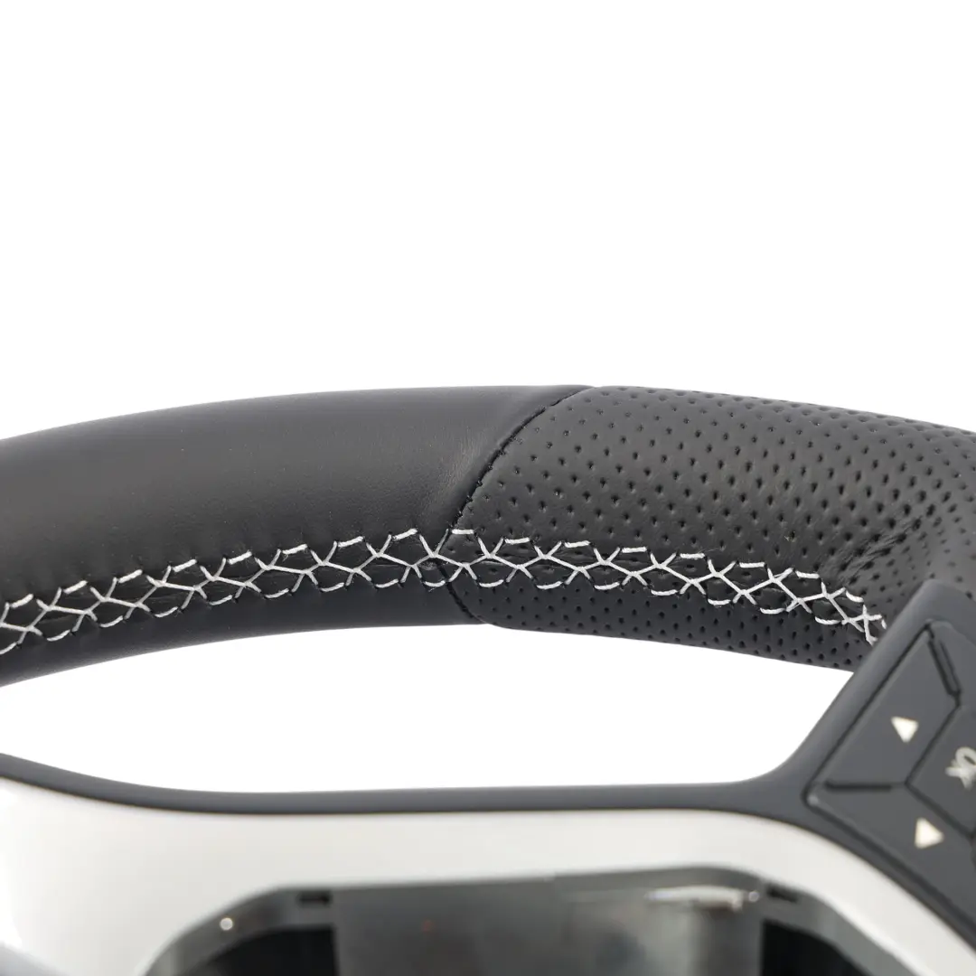 NUOVO Pelle nera con filetti bianchi per Volante Mercedes W176 W204 W246 con numero di parte A2184601918 Volante Mercedes W176 W204 W246 NUOVO Pelle nera con filetti bianchi - SKU A2184601918-1 - Numero di parte A2184601918