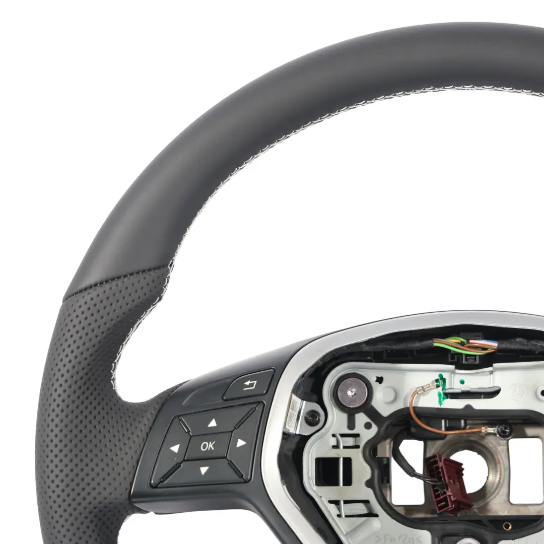  Lenkrad Mercedes W176 W204 W246 NEU Schwarzes Leder mit weißen Fäden - SKU A2184601918-1 - Teilenummer A2184601918