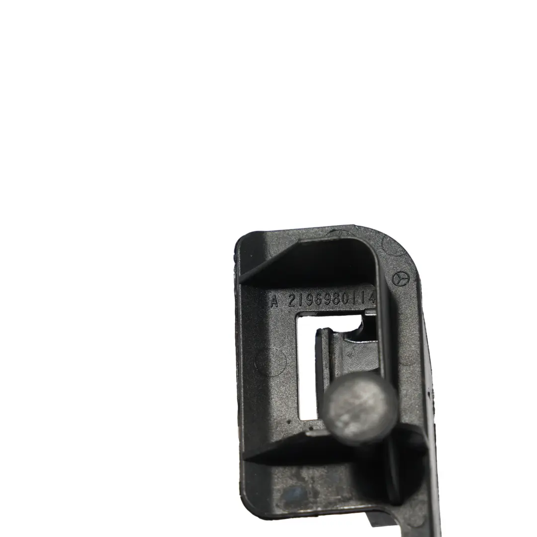 Correa Sujeción Fender Bracket Mount Front Right para Mercedes C219 con número de pieza A2196980114 Mercedes C219 Correa Sujeción Fender Bracket Mount Front Right - SKU A2196980114 - Número de pieza A2196980114