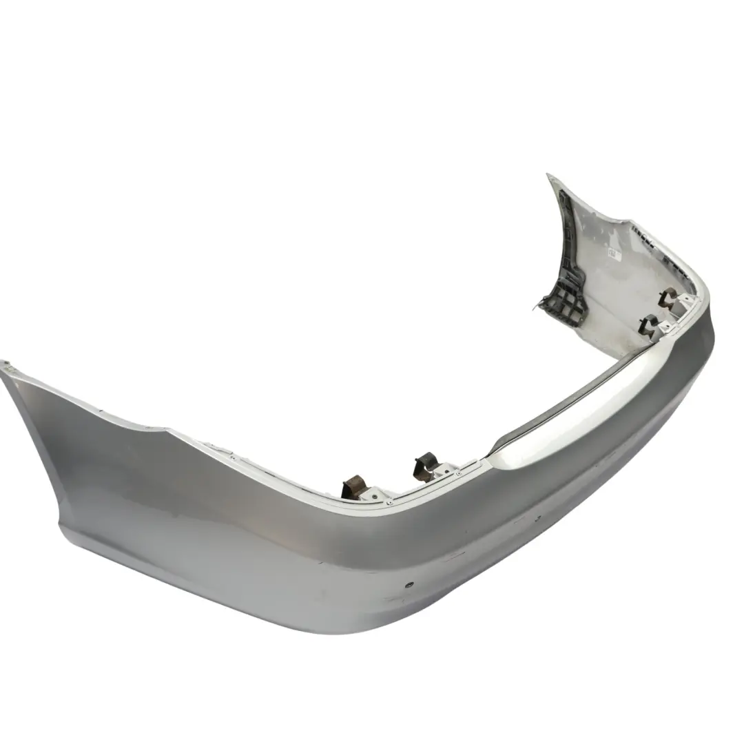 W219 Tylny Zderzak Iridium Silver Srebrny Metalik - 775 do Mercedes CLS o numerze A2198800940 Mercedes CLS W219 Tylny Zderzak Iridium Silver Srebrny Metalik - 775 - SKU A2198800940-IRS1 - Numer Części A2198800940