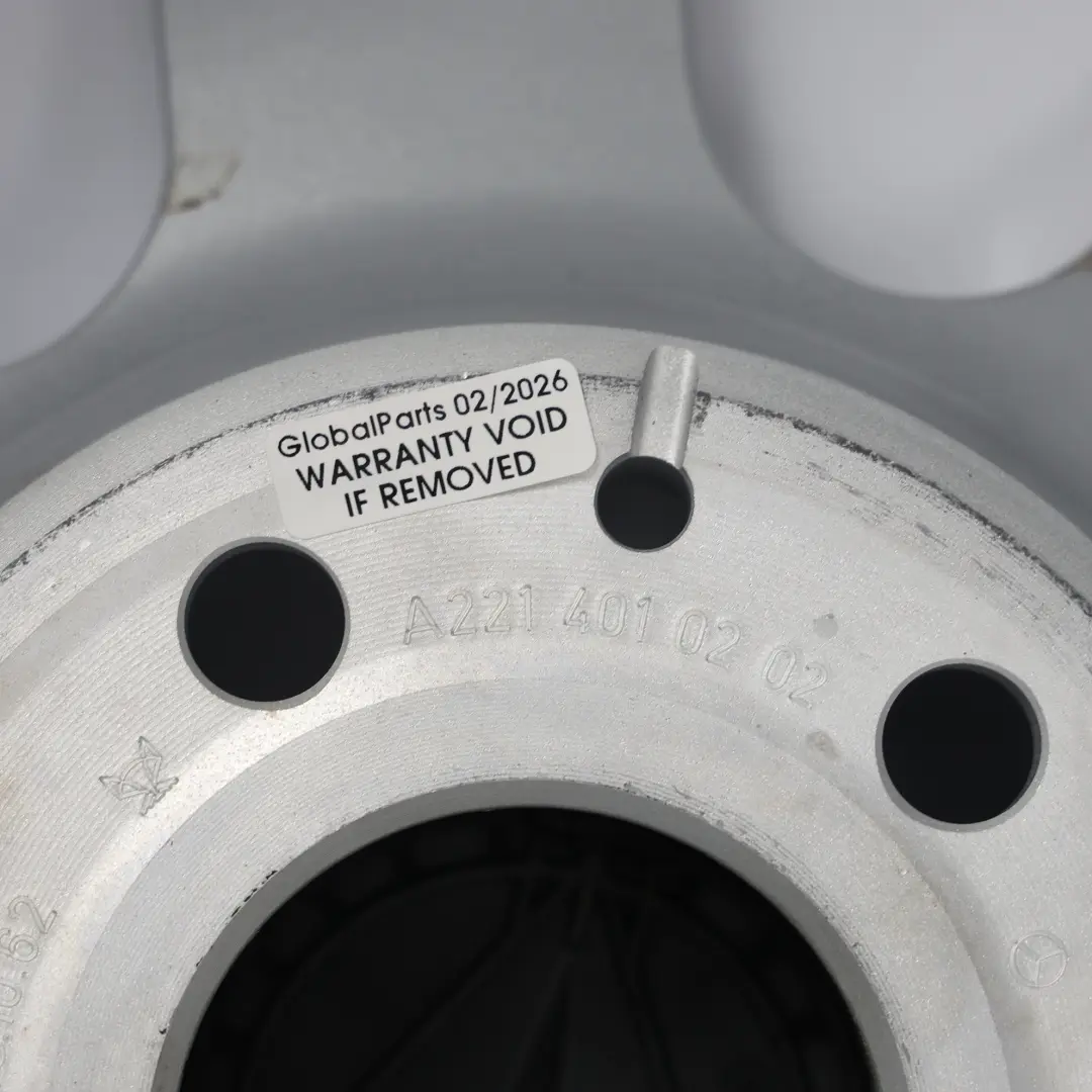 W216 W221 Cerchio in lega argento 17" 8J ET:43 per Mercedes con numero di parte A2214010202 Mercedes W216 W221 Cerchio in lega argento 17" 8J ET:43 - SKU A2214010202-1 - Numero di parte A2214010202
