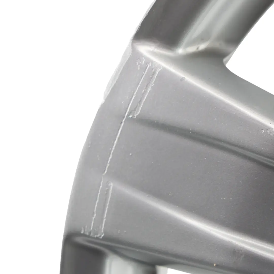 Srebrna Felga Aluminiowa 18" 8.5J ET:43 do Mercedes C216 W221 o numerze A2214015102 Mercedes C216 W221 Srebrna Felga Aluminiowa 18" 8.5J ET:43 - SKU A2214015102-1 - Numer Części A2214015102