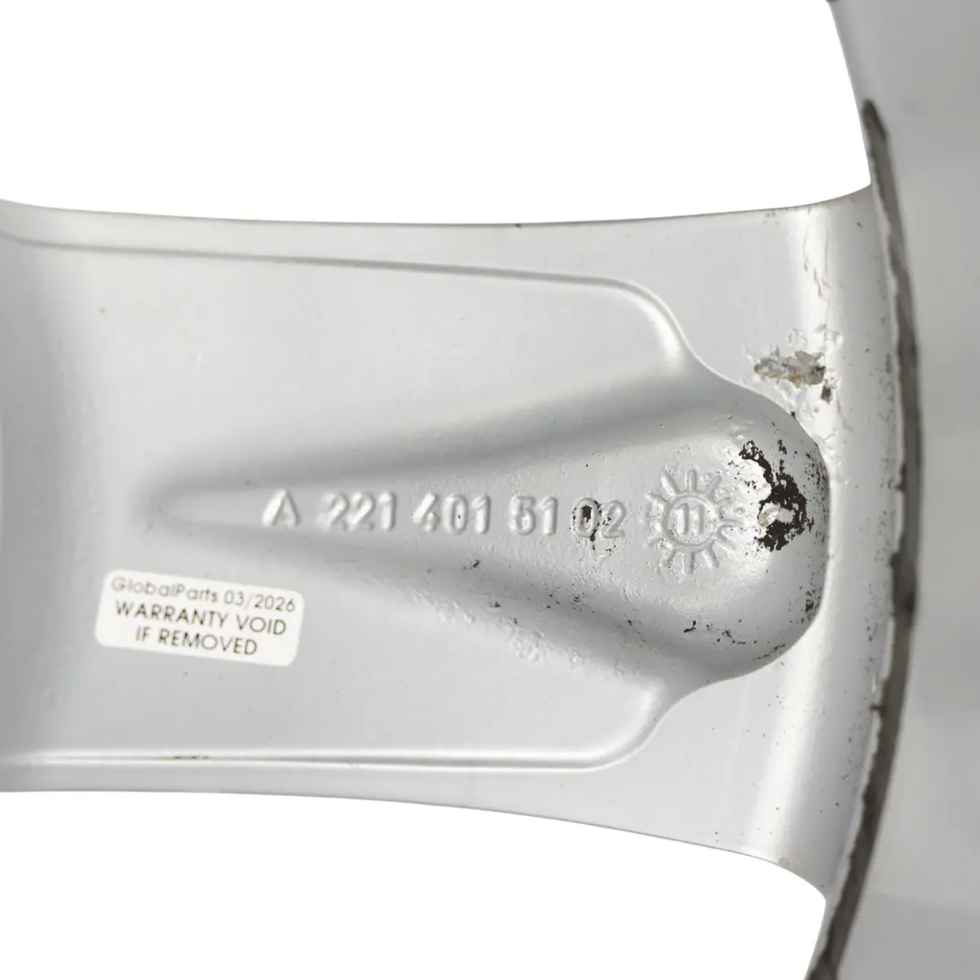 Argento Cerchio In Lega 18" 8.5J ET:43 per Mercedes C216 W221 con numero di parte A2214015102 Mercedes C216 W221 Argento Cerchio In Lega 18" 8.5J ET:43 - SKU A2214015102-2 - Numero di parte A2214015102