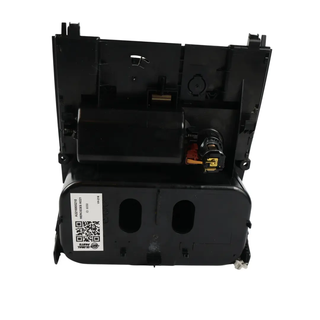 Mercedes W221 Cendrier de rangement Console centrale Prise 12V - SKU A2216800210 - Numéro de pièce A2216800210