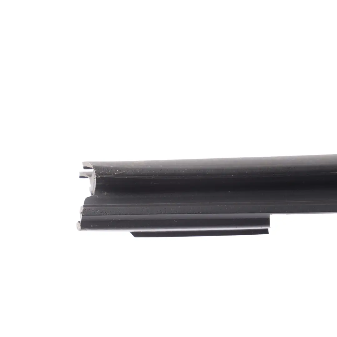 Front Door Window Strip Seal Gasket Right O/S to Mercedes W221 with Part number A2217201006 Mercedes W221 Front Door Window Strip Seal Gasket Right O/S - SKU A2217201006 - Part number A2217201006