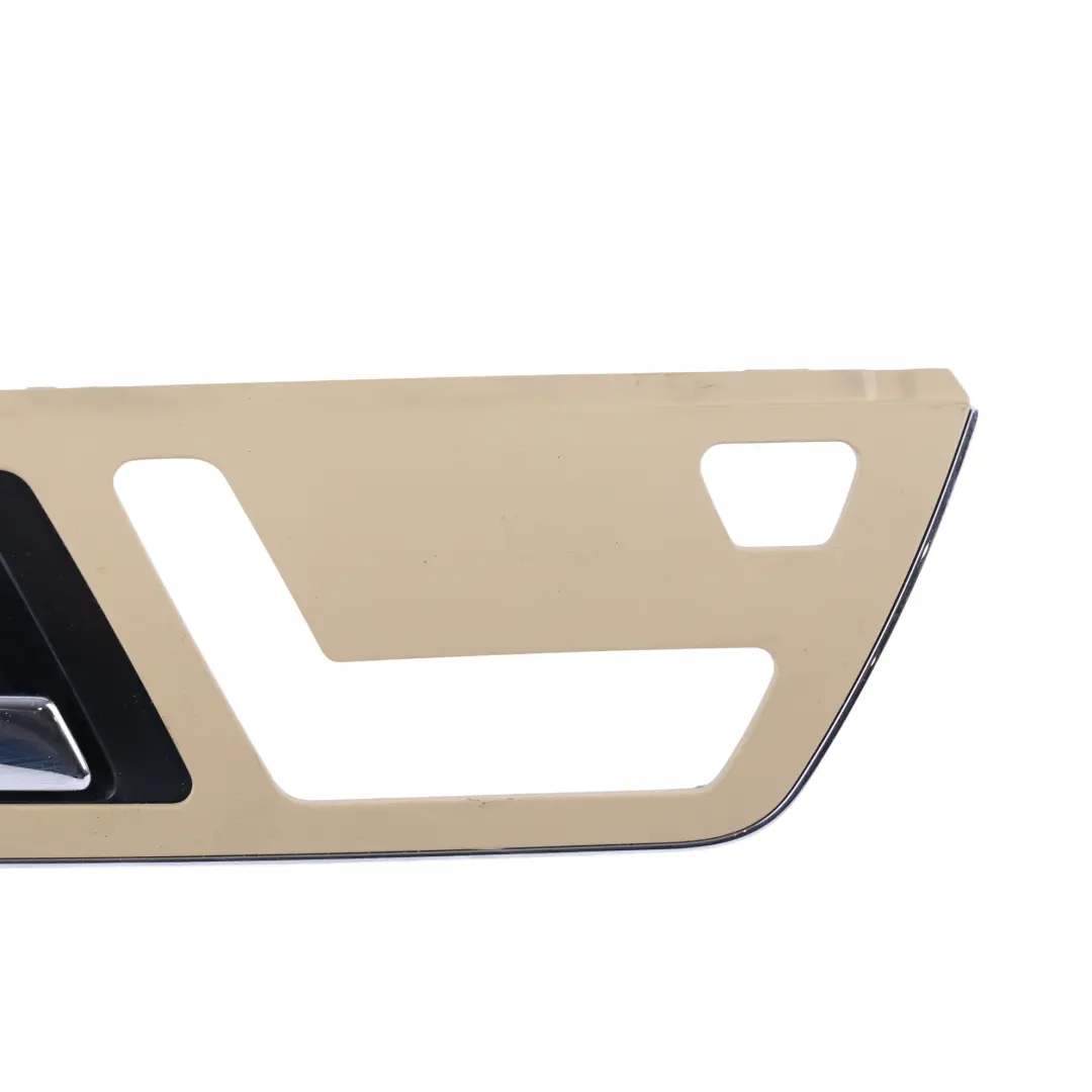 Garniture Intérieure Poignée Porte Arrière Gauche pour Mercedes W221 à propos du numéro de pièce A2217304748 Mercedes W221 Garniture Intérieure Poignée Porte Arrière Gauche - SKU A2217304748-1 - Numéro de pièce A2217304748