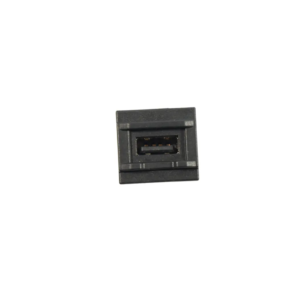 Mercedes C197 C216 W221 Puerto USB Conector Reproductor De Música - SKU A2218200087 - Número de pieza A2218200087