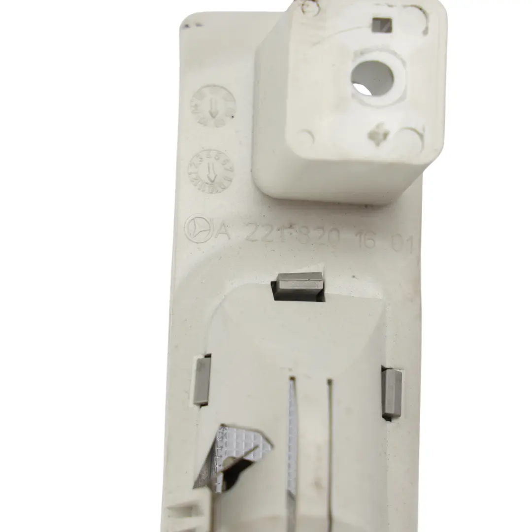 Mercedes W221 Feu Position Intérieur Long Toit Arrière Droit - SKU A2218201601-2 - Numéro de pièce A2218201601