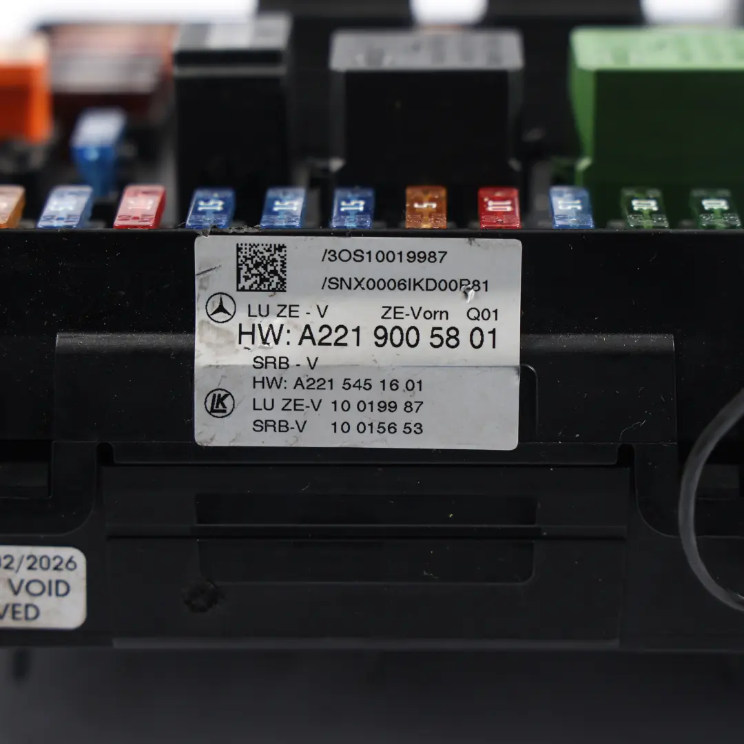 Mercedes W221 Caja Fusibles Módulo Relé Lado Conductor - SKU A2219005801 - Número de pieza A2219005801