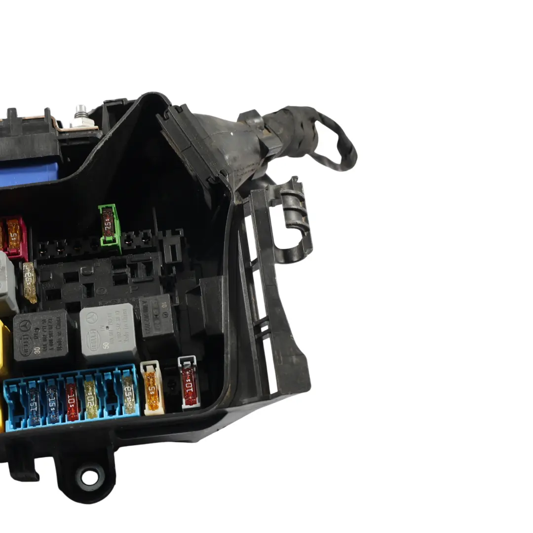 Mercedes W117 W156 W176 W242 W246 Caja Relé De Fusibles Eléctricos - SKU A2465403803-1 - Número de pieza A2465403803