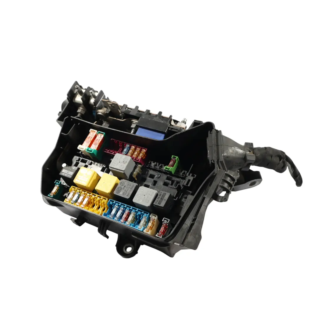 W117 W156 W176 W242 W246 Scatola Relè Fusibili Elettrici per Mercedes con numero di parte A2465403803 Mercedes W117 W156 W176 W242 W246 Scatola Relè Fusibili Elettrici - SKU A2465403803-1 - Numero di parte A2465403803