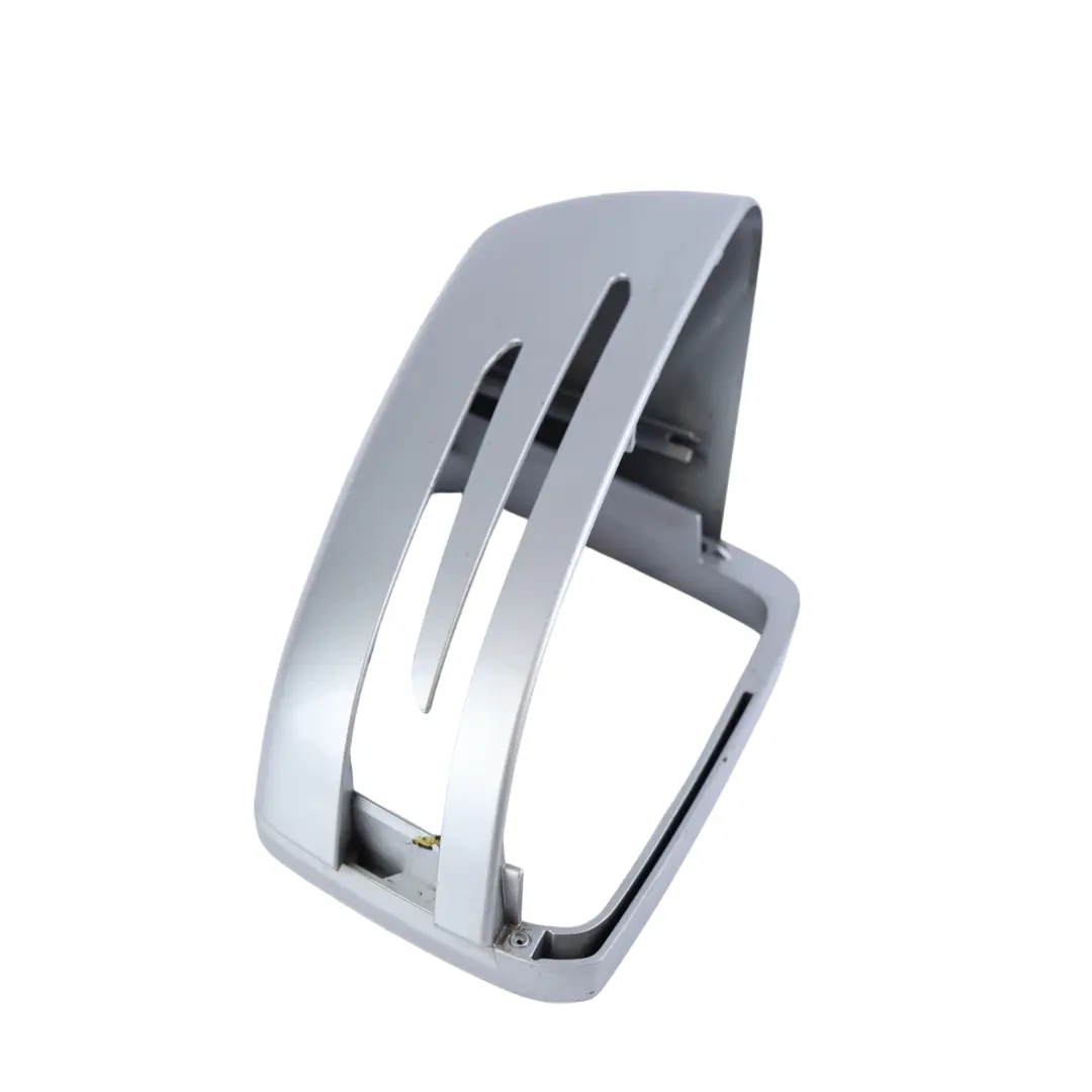 Calotta Copri Specchietto Retrovisore Destro Polar Silver - 761 per Mercedes W176 con numero di parte A2468110200 Mercedes W176 Calotta Copri Specchietto Retrovisore Destro Polar Silver - 761 - SKU A2468110200-PLS - Numero di parte A2468110200
