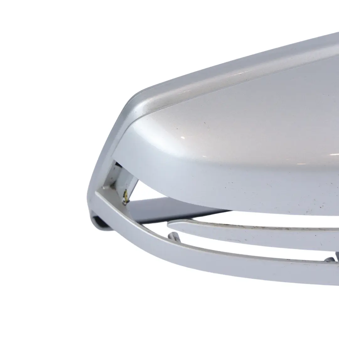 Osłona Lusterka Bocznego Prawa Polar Silver - 761 do Mercedes W176 o numerze A2468110200 Mercedes W176 Osłona Lusterka Bocznego Prawa Polar Silver - 761 - SKU A2468110200-PLS - Numer Części A2468110200