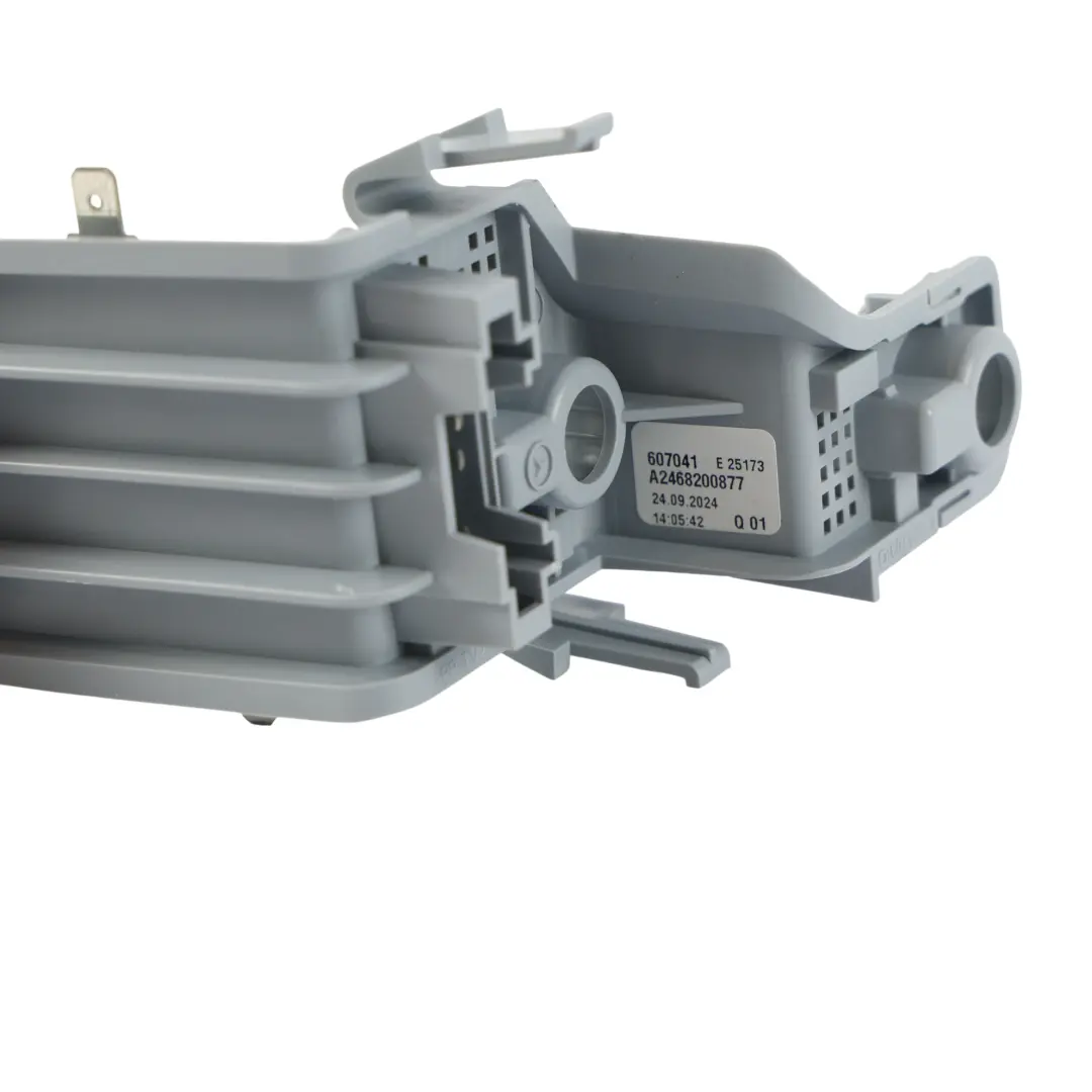 Mercedes W242 W246 Support Ampoule Feu Arrière Gauche - SKU A2468200877 - Numéro de pièce A2468200877