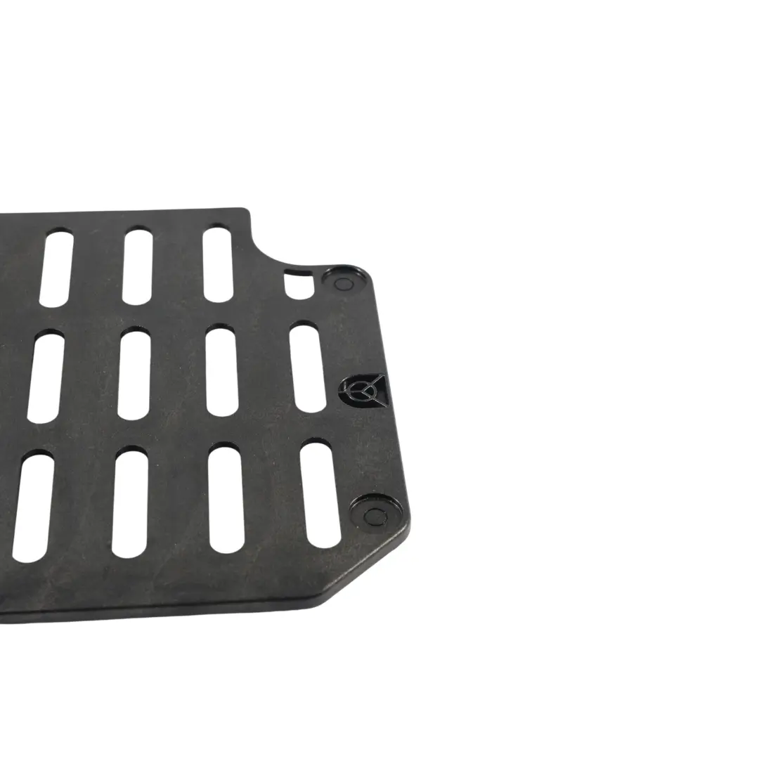 Hecklautsprecher Lautsprecher Abdeckung für Mercedes X156 W176 W246 mit Teilenummer A2468270013 Mercedes X156 W176 W246 Hecklautsprecher Lautsprecher Abdeckung - SKU A2468270013 - Teilenummer A2468270013