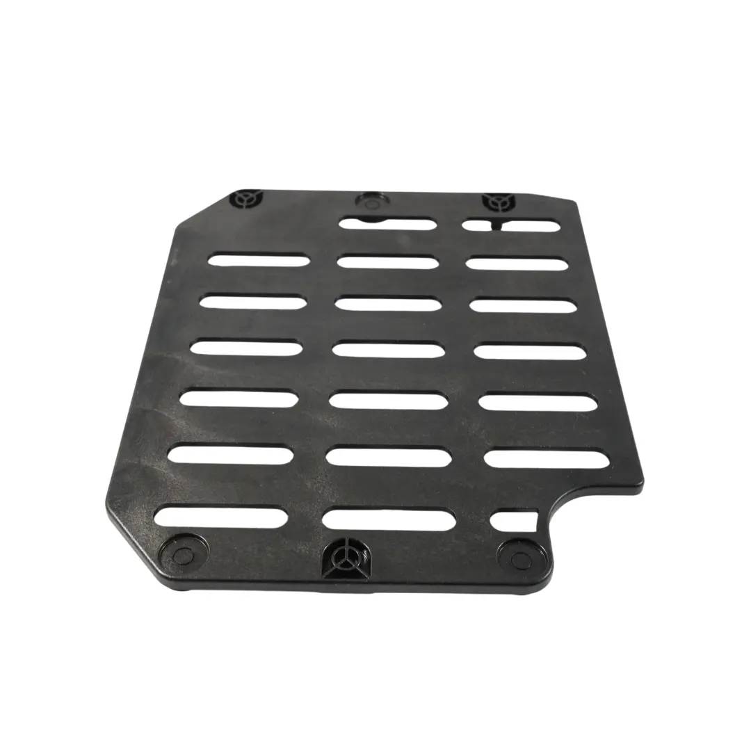 Altavoz Trasero Cubierta Panel De Recorte para Mercedes X156 W176 W246 con número de pieza A2468270013 Mercedes X156 W176 W246 Altavoz Trasero Cubierta Panel De Recorte - SKU A2468270013 - Número de pieza A2468270013