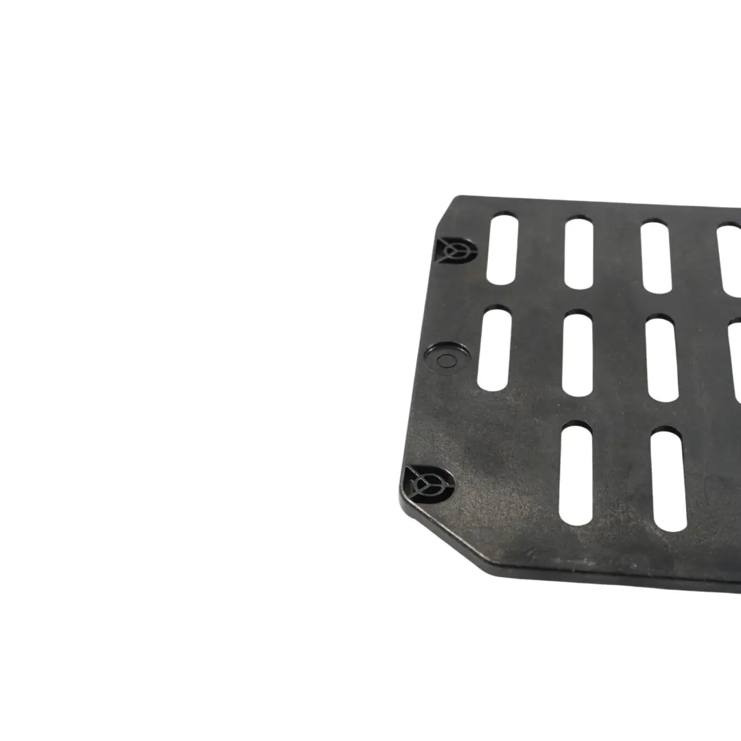 Hecklautsprecher Lautsprecher Abdeckung für Mercedes X156 W176 W246 mit Teilenummer A2468270013 Mercedes X156 W176 W246 Hecklautsprecher Lautsprecher Abdeckung - SKU A2468270013 - Teilenummer A2468270013