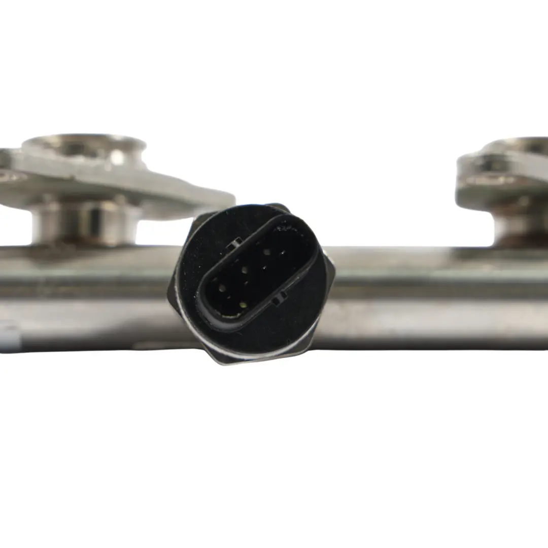 Mercedes W246 Kraftstoffeinspritzleiste Formteil Leitungsrohr - SKU A2700701095-1 - Teilenummer A2700701095