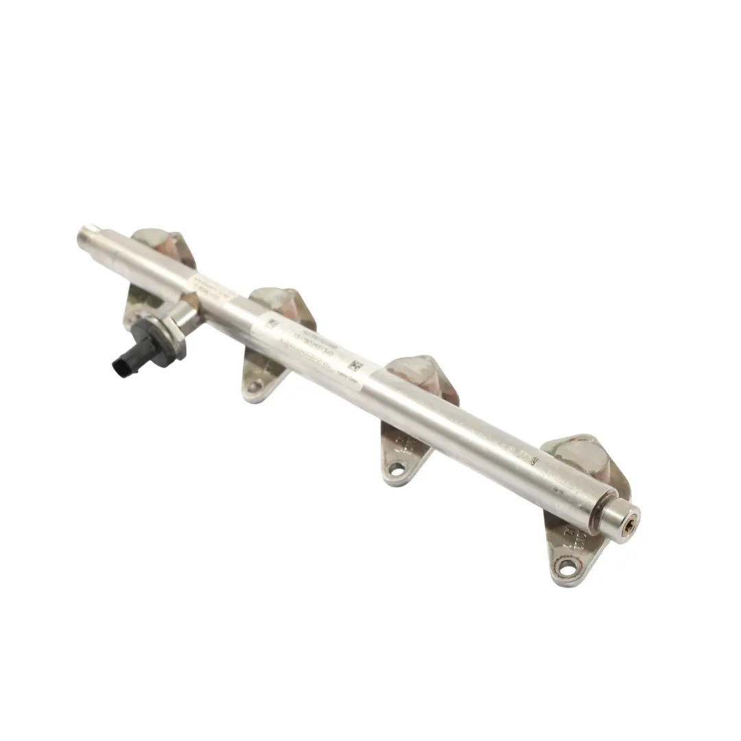 Inyección De Combustible Rail Moldura Tubería para Mercedes W246 con número de pieza A2700701095 Mercedes W246 Inyección De Combustible Rail Moldura Tubería - SKU A2700701095-1 - Número de pieza A2700701095