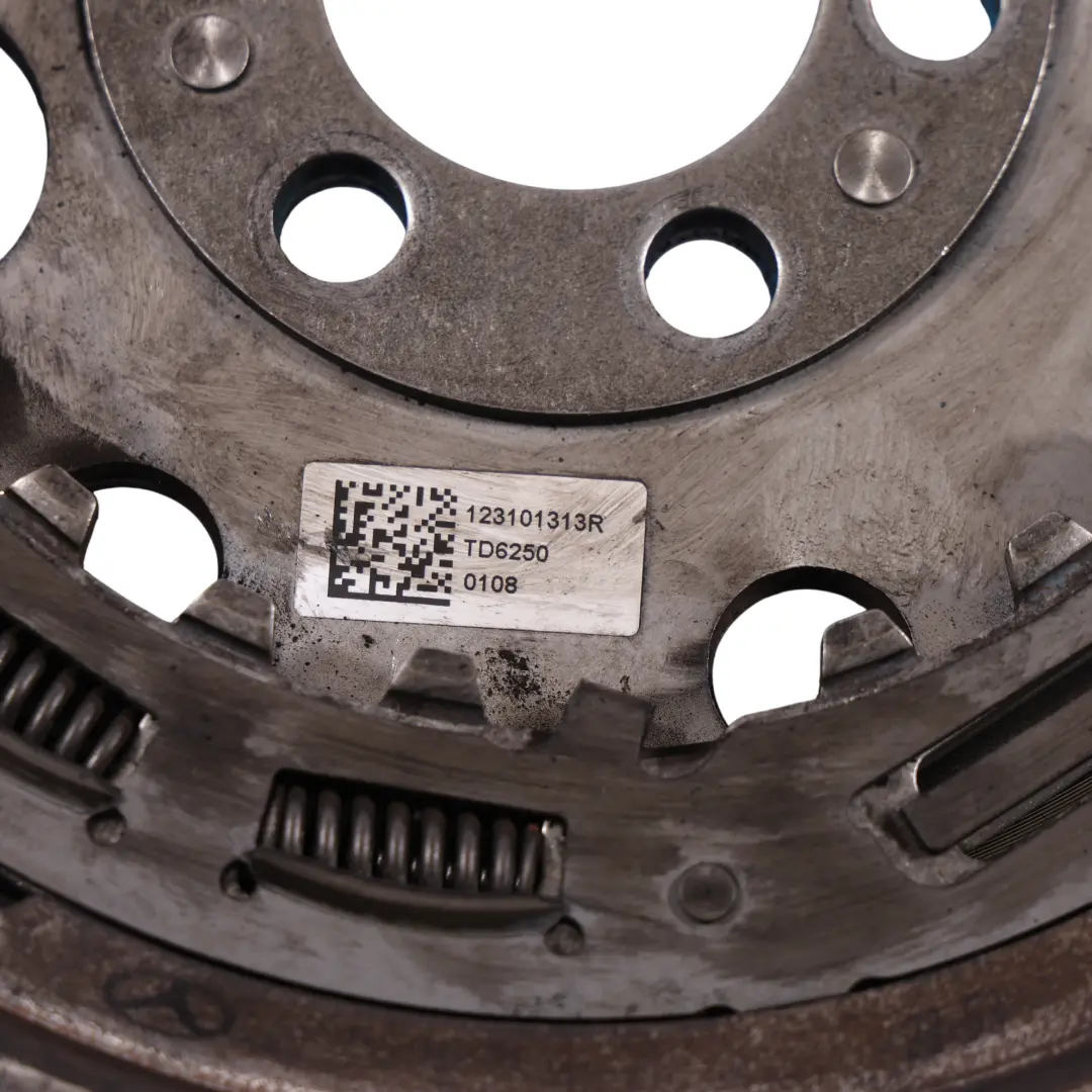 A453 Volano A Doppia Massa per Smart Fortwo con numero di parte A2810300105 Smart Fortwo A453 Volano A Doppia Massa - SKU A2810300105 - Numero di parte A2810300105