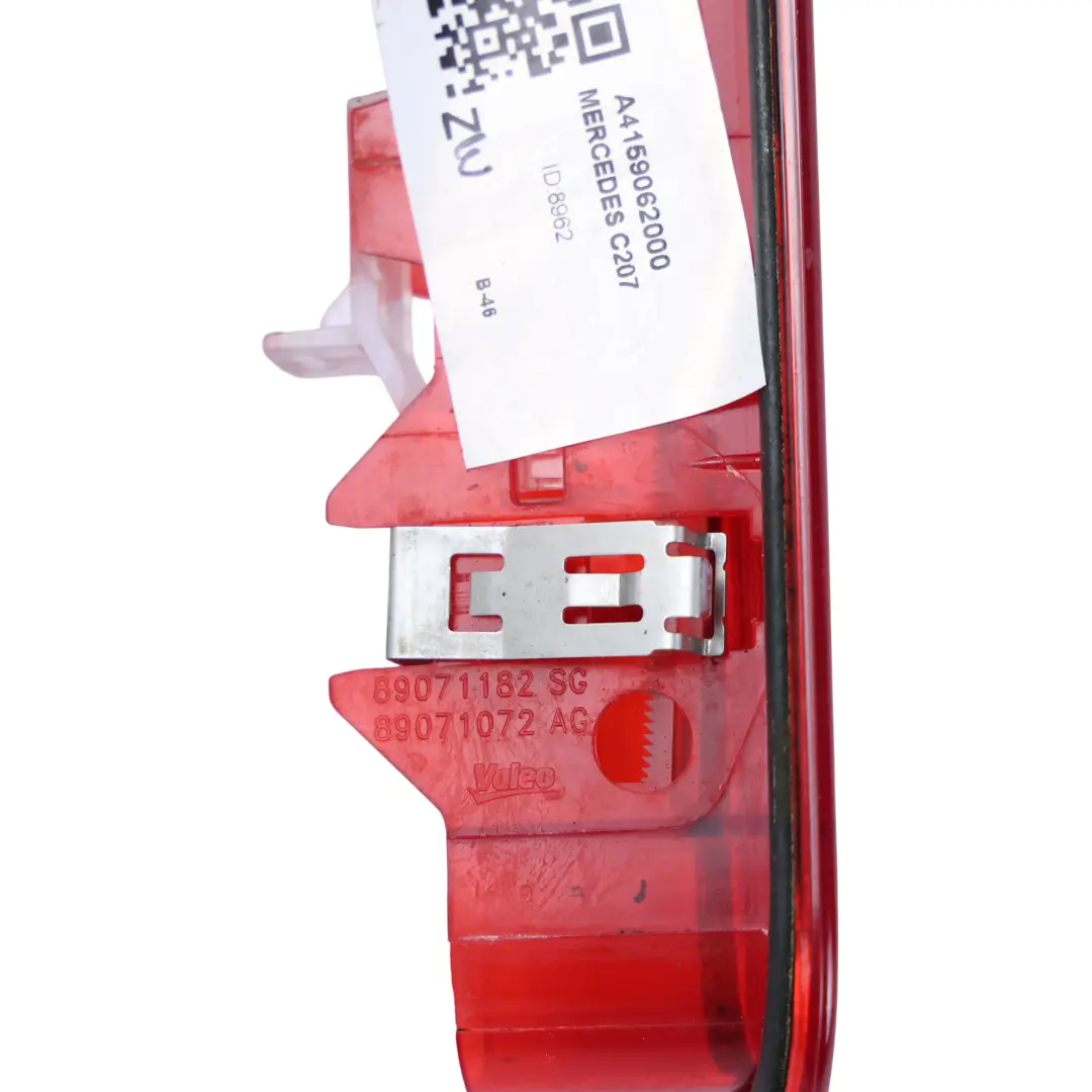 Terza luce di arresto posteriore per Mercedes W415 Renault Kangoo 2 con numero di parte A4159062000 Mercedes W415 Renault Kangoo 2 Terza luce di arresto posteriore - SKU A4159062000 - Numero di parte A4159062000