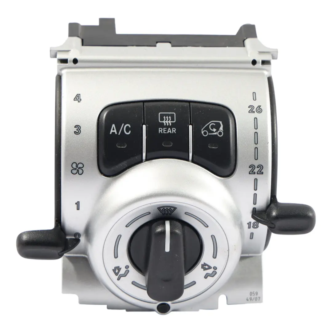 Cruscotto Centro Aria Riscaldatore Pannello Interruttore per Smart 451 con numero di parte A4518202297 Smart 451 Cruscotto Centro Aria Riscaldatore Pannello Interruttore - SKU A4518202297 - Numero di parte A4518202297