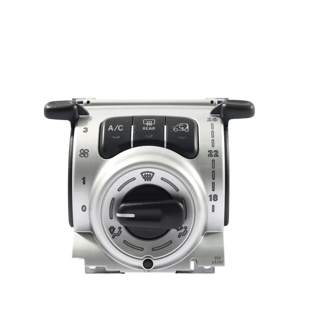 Interrupteur Panneau Command Chauffag Central Tableau Bord pour Smart 451 à propos du numéro de pièce A4518202297 Smart 451 Interrupteur Panneau Command Chauffag Central Tableau Bord - SKU A4518202297 - Numéro de pièce A4518202297