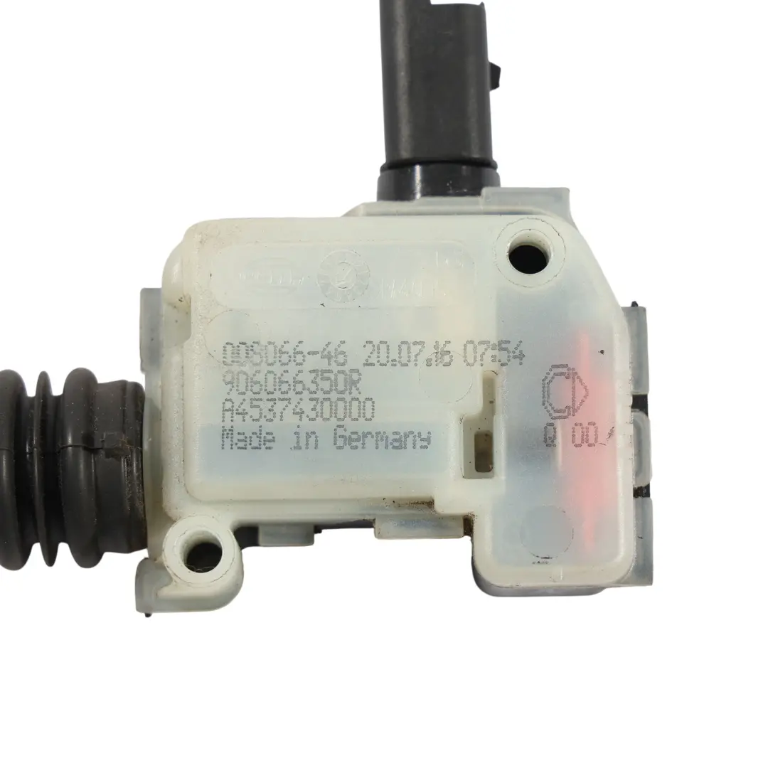 Filler Flap Lock Opener Actuator Motor Unit to Smart Fortwo 453 Fuel with Part number A4537430000 Smart Fortwo 453 Fuel Filler Flap Lock Opener Actuator Motor Unit - SKU A4537430000 - Part number A4537430000