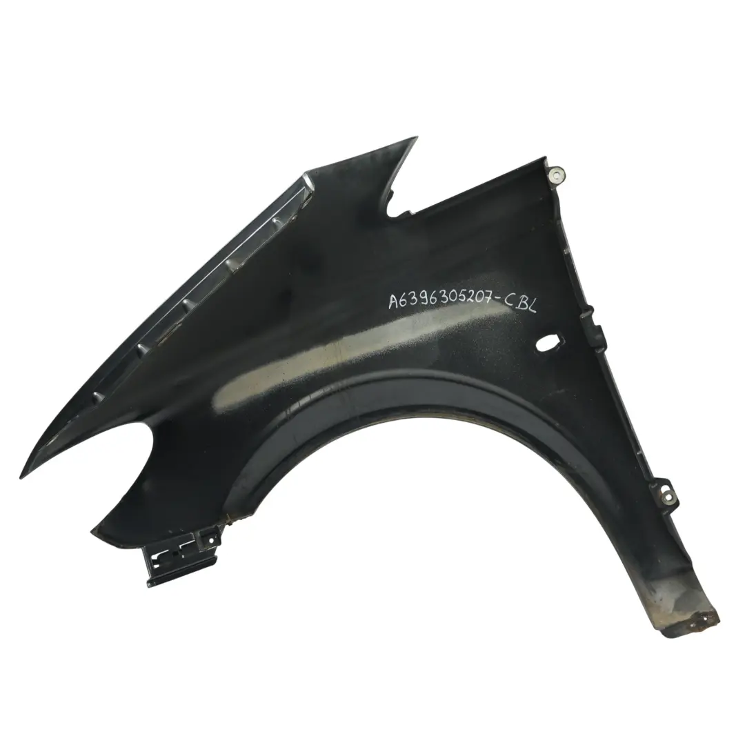 Błotnik Prawy Przedni Carbon Black - 040 do Mercedes Vito Viano W639 o numerze A6396305207 Mercedes Vito Viano W639 Błotnik Prawy Przedni Carbon Black - 040 - SKU A6396305207-CBL - Numer Części A6396305207