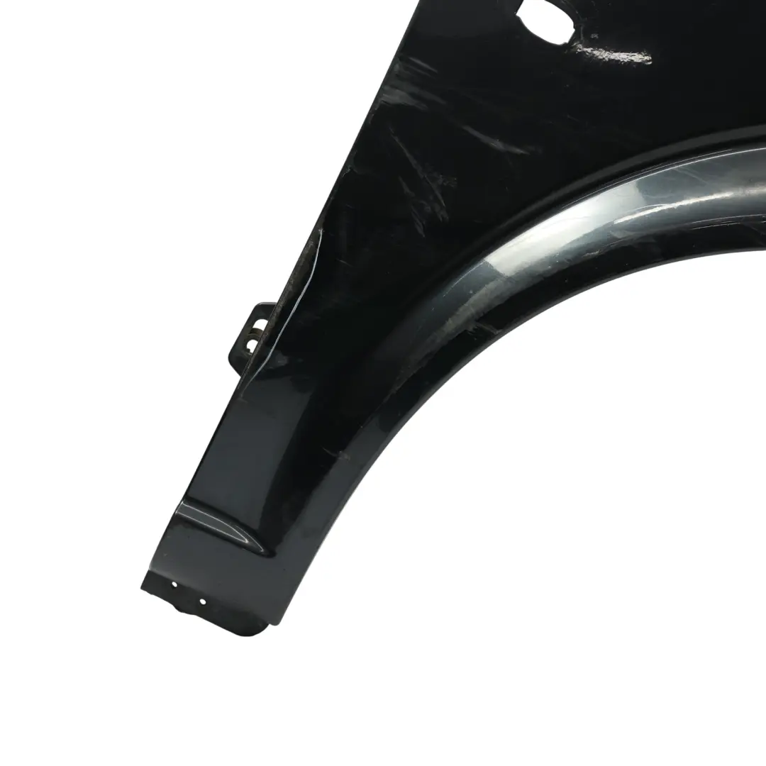 Błotnik Prawy Przedni Carbon Black - 040 do Mercedes Vito Viano W639 o numerze A6396305207 Mercedes Vito Viano W639 Błotnik Prawy Przedni Carbon Black - 040 - SKU A6396305207-CBL - Numer Części A6396305207