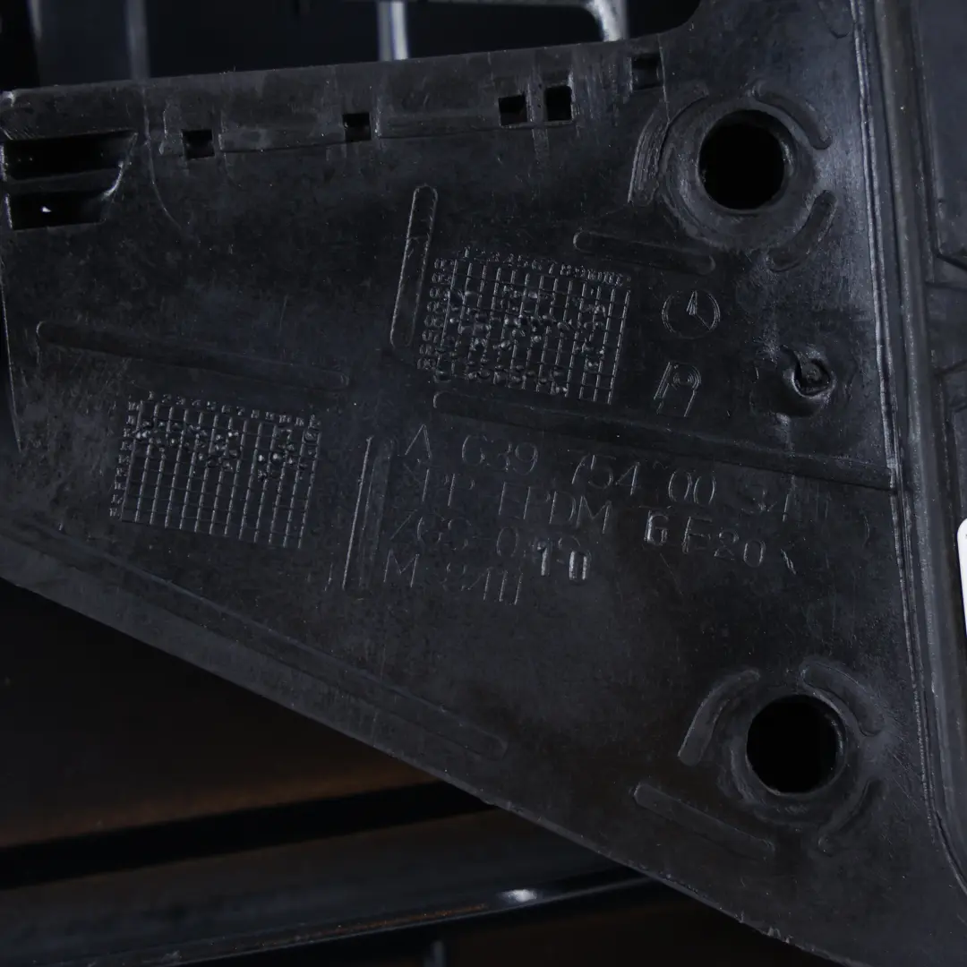 Mercedes Vito W639 Osłona Klapka Wlewu Paliwa Czarny - 040 A6397540034 - SKU A6397500304-CBL1 - Numer Części A6397500304