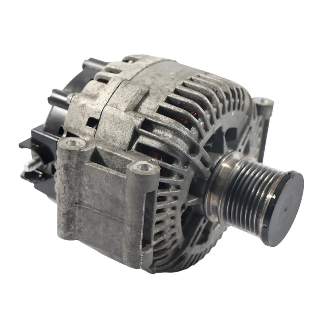 OM642 Alternator Diesel 180A do Mercedes W164 W251 o numerze A6421540502 Mercedes W164 W251 OM642 Alternator Diesel 180A - SKU A6421540502-2 - Numer Części A6421540502