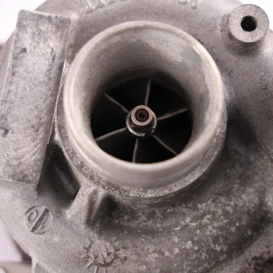 Turbocharger Turbo Charger Diesel Engine OM651 to Mercedes W639 W906 with Part number A6510900186 Mercedes W639 W906 Turbocharger Turbo Charger Diesel Engine OM651 - SKU A6510900186-2 - Part number A6510900186