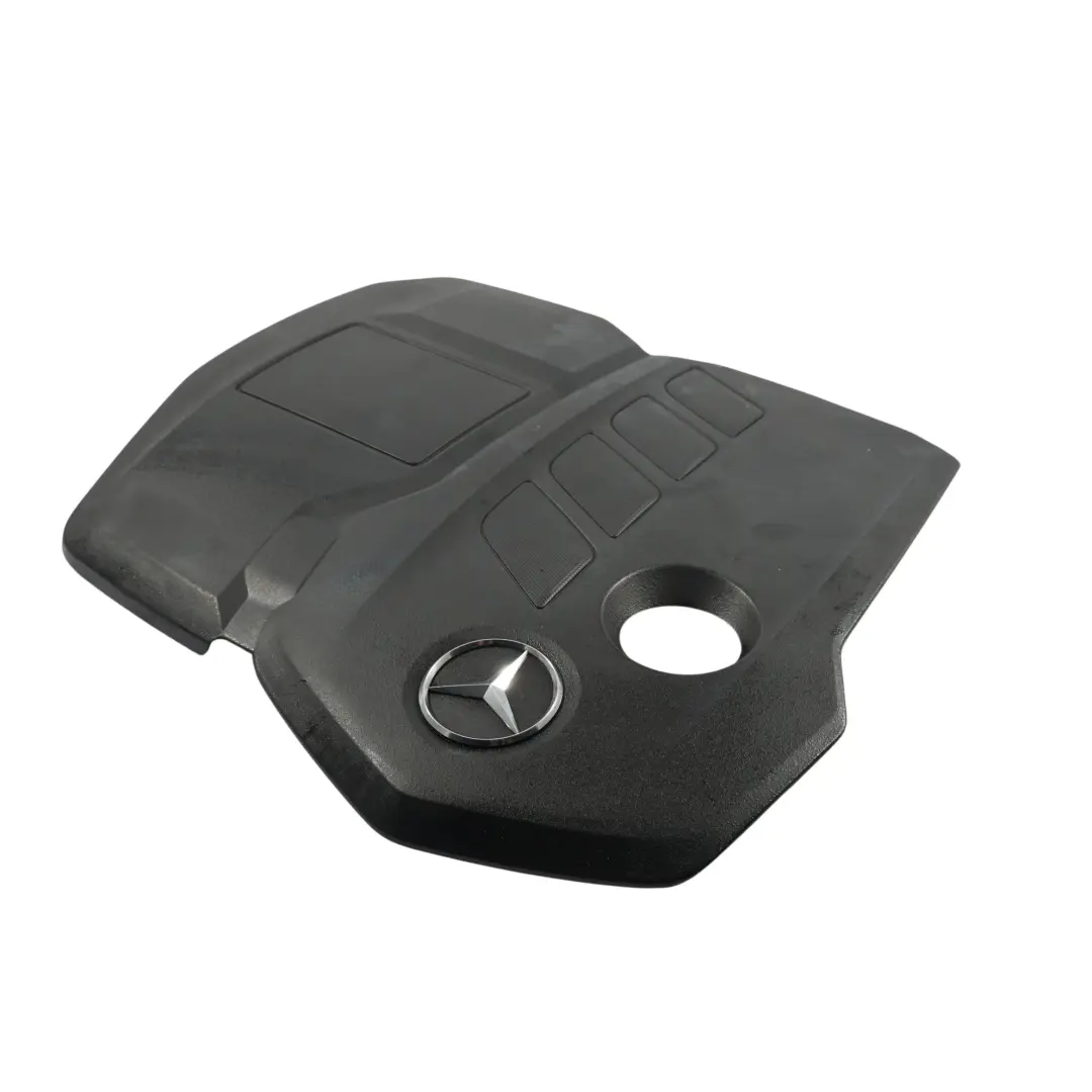 Garniture Panneau Supérieur Capot Moteur Diesel pour Mercedes C167 W205 W213 C257 à propos du numéro de pièce A6540107600 Mercedes C167 W205 W213 C257 Garniture Panneau Supérieur Capot Moteur Diesel - SKU A6540107600 - Numéro de pièce A6540107600