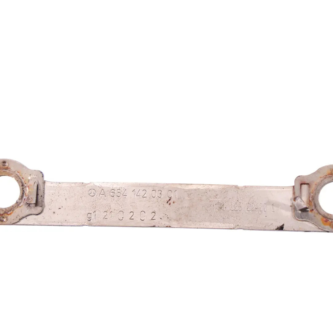 W907 Supporto Collettore Scarico Diesel OM654 per Mercedes W447 con numero di parte A6541420301 Mercedes W447 W907 Supporto Collettore Scarico Diesel OM654 - SKU A6541420301 - Numero di parte A6541420301